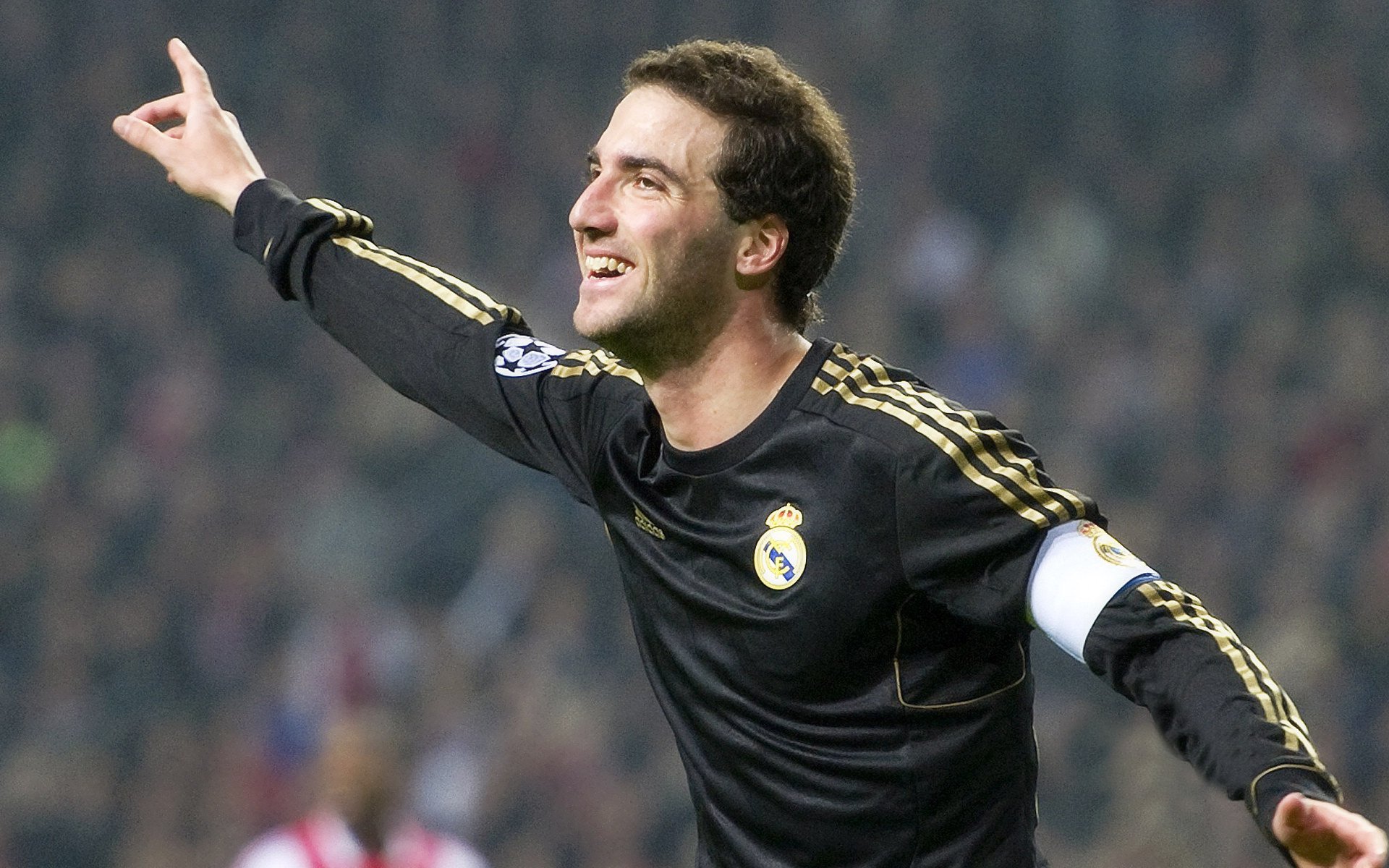 塞恩斯高光时刻，迈凯伦的惊天逆转与索伯车队的遗憾黄昏